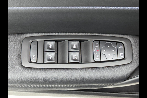 Renault Mégane 1.3 TCe 130PK AUTOM. Intens CRUISE NAVI LED CARPLAY