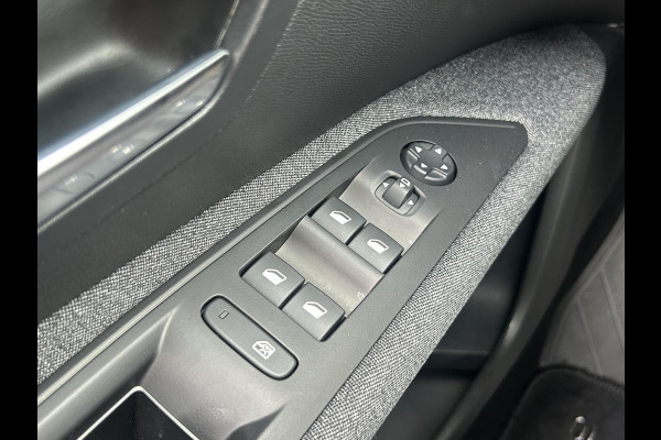 Peugeot 3008 1.6 HYbrid 225 Active Pack