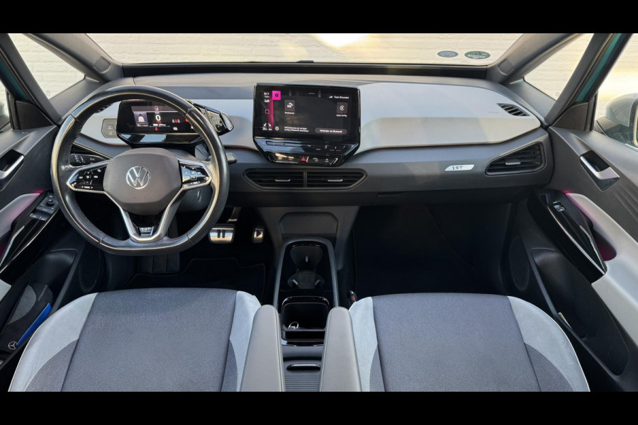 Volkswagen ID.3 First Plus 58 kWh Volle uitv. Camera Carplay Sfeer verl. Stoel en stuurverwarming
