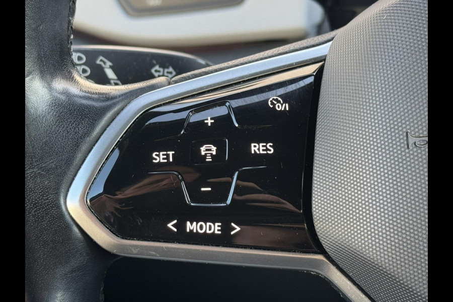Volkswagen ID.3 First Plus 58 kWh Volle uitv. Camera Carplay Sfeer verl. Stoel en stuurverwarming