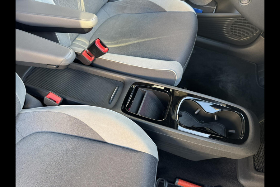 Volkswagen ID.3 First Plus 58 kWh Volle uitv. Camera Carplay Sfeer verl. Stoel en stuurverwarming