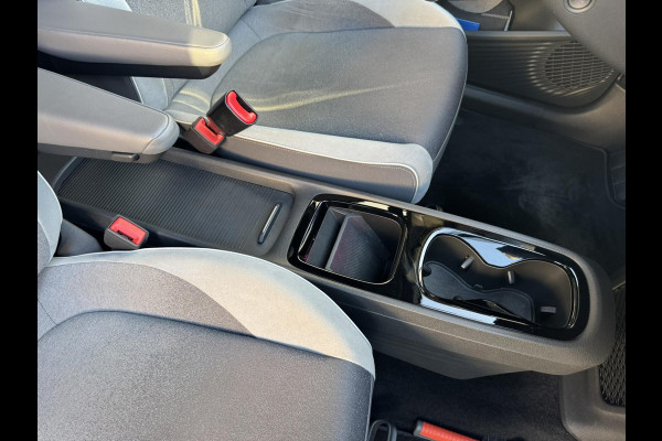 Volkswagen ID.3 First Plus 58 kWh Volle uitv. Camera Carplay Sfeer verl. Stoel en stuurverwarming