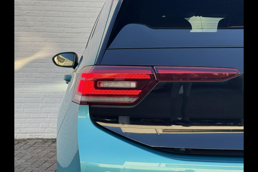 Volkswagen ID.3 First Plus 58 kWh Volle uitv. Camera Carplay Sfeer verl. Stoel en stuurverwarming