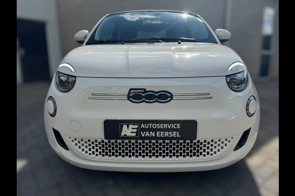 Fiat 500 Icon 42 kWh PDC / CARPLAY / NAVIGATIE / 2x LAADKABELS / CRUISE CONTROL / LMV / WEINIG KM'S / CLIMA