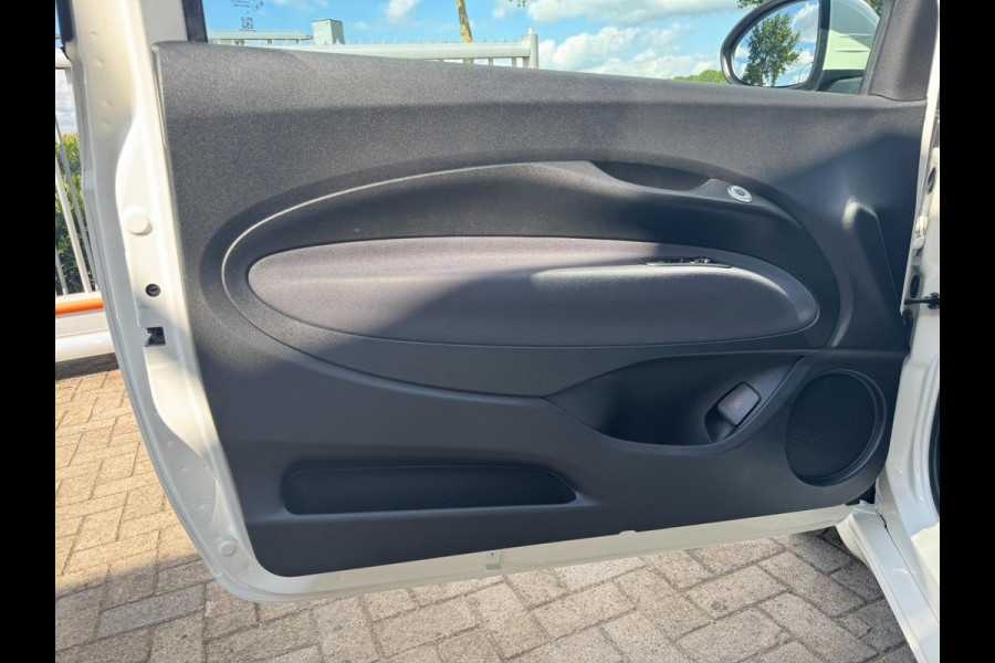 Fiat 500 Icon 42 kWh PDC / CARPLAY / NAVIGATIE / 2x LAADKABELS / CRUISE CONTROL / LMV / WEINIG KM'S / CLIMA