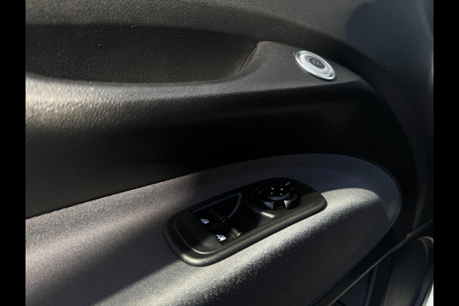 Fiat 500 Icon 42 kWh PDC / CARPLAY / NAVIGATIE / 2x LAADKABELS / CRUISE CONTROL / LMV / WEINIG KM'S / CLIMA