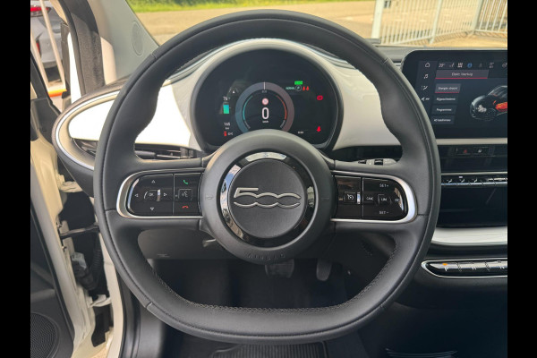 Fiat 500 Icon 42 kWh PDC / CARPLAY / NAVIGATIE / 2x LAADKABELS / CRUISE CONTROL / LMV / WEINIG KM'S / CLIMA
