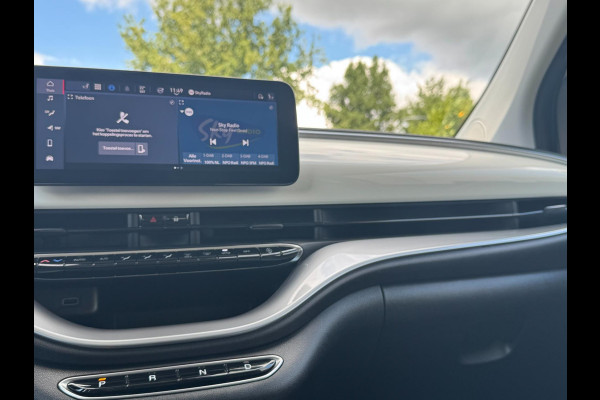 Fiat 500 Icon 42 kWh PDC / CARPLAY / NAVIGATIE / 2x LAADKABELS / CRUISE CONTROL / LMV / WEINIG KM'S / CLIMA