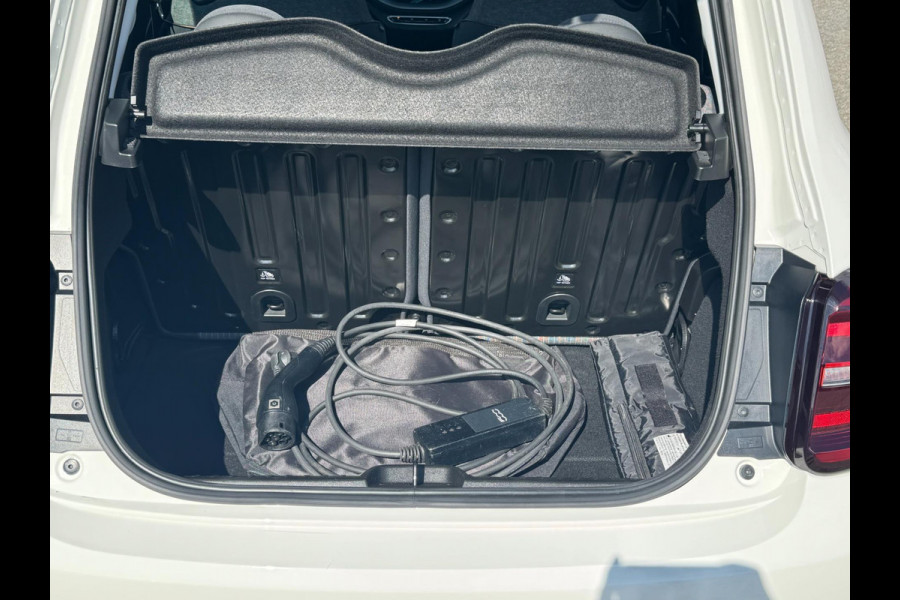Fiat 500 Icon 42 kWh PDC / CARPLAY / NAVIGATIE / 2x LAADKABELS / CRUISE CONTROL / LMV / WEINIG KM'S / CLIMA