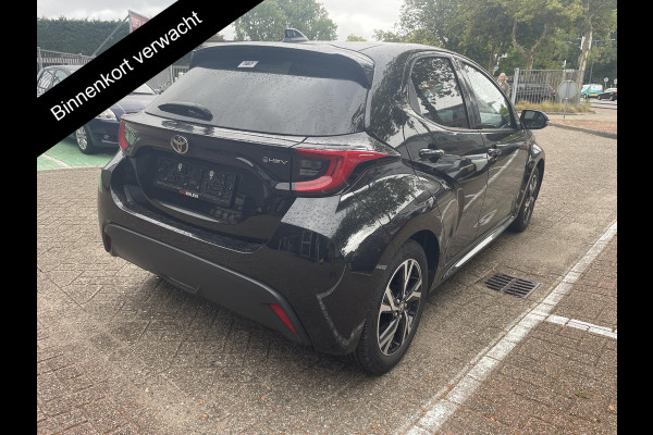 Toyota Yaris 1.5 Hybrid 115 Dynamic | Dodehoek detectie | Stoel/Stuur verwarming | Parkeersensoren | Apple Carplay & AndroidAUTO