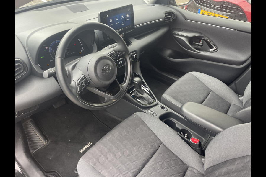 Toyota Yaris 1.5 Hybrid 115 Dynamic | Dodehoek detectie | Stoel/Stuur verwarming | Parkeersensoren | Apple Carplay & AndroidAUTO