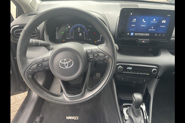 Toyota Yaris 1.5 Hybrid 115 Dynamic | Dodehoek detectie | Stoel/Stuur verwarming | Parkeersensoren | Apple Carplay & AndroidAUTO