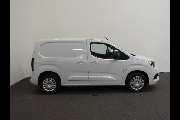 Opel Combo 130pk L1 Automaat Apple Carplay Trekhaak Parkeersensoren Airco Cruise control 2-zits