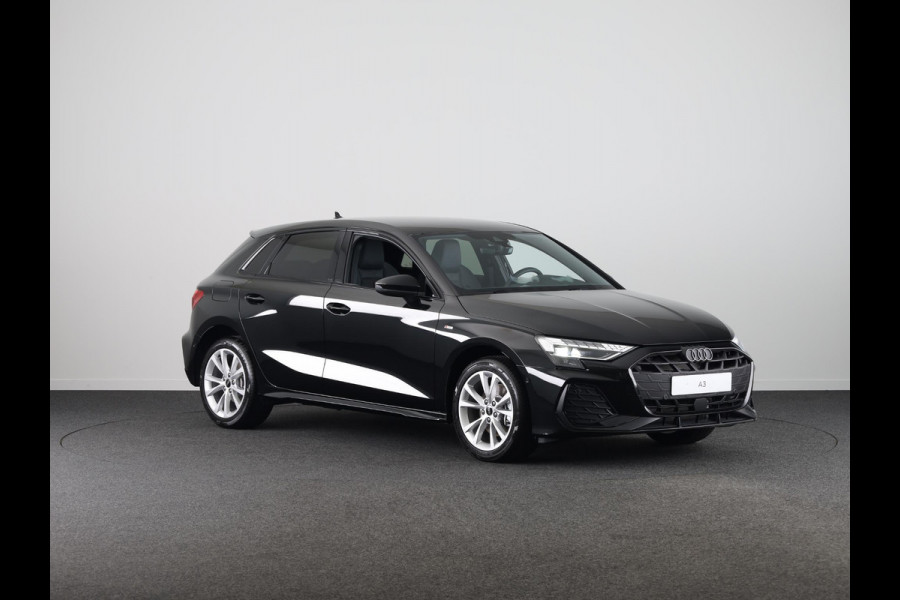 Audi A3 Sportback 40 TFSI e S edition assistentiepakket driving + parking Plus, optiekpakket zwart plus, privacy glass