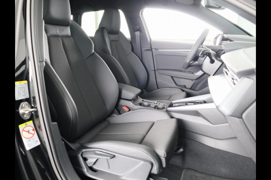 Audi A3 Sportback 40 TFSI e S edition assistentiepakket driving + parking Plus, optiekpakket zwart plus, privacy glass