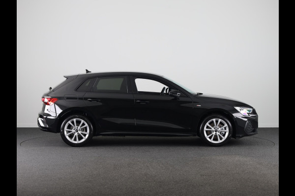 Audi A3 Sportback 40 TFSI e S edition assistentiepakket driving + parking Plus, optiekpakket zwart plus, privacy glass