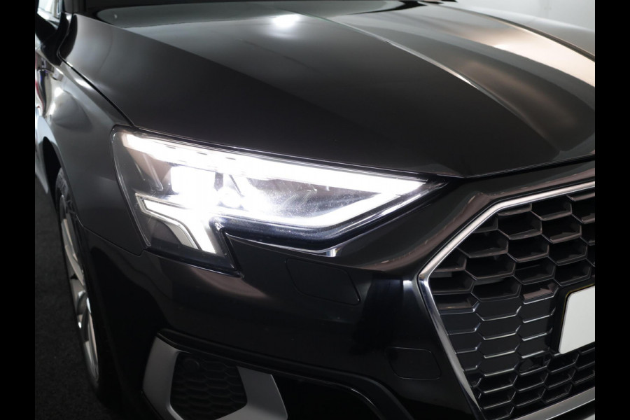 Audi A3 Sportback 30 TFSI Attitude 110 pk S-tronic | Navigatie | Parkeersensoren achter | Autom. airco | Apple Carplay/Android Auto | LED koplampen |