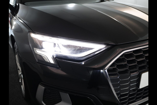 Audi A3 Sportback 30 TFSI Attitude 110 pk S-tronic | Navigatie | Parkeersensoren achter | Autom. airco | Apple Carplay/Android Auto | LED koplampen |