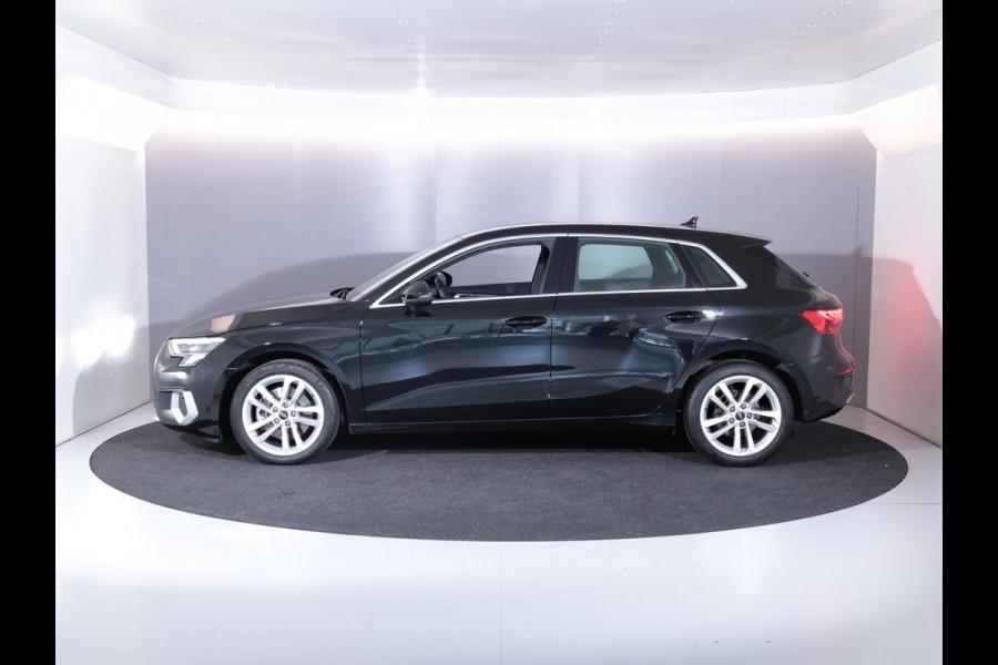 Audi A3 Sportback 30 TFSI Attitude 110 pk S-tronic | Navigatie | Parkeersensoren achter | Autom. airco | Apple Carplay/Android Auto | LED koplampen |
