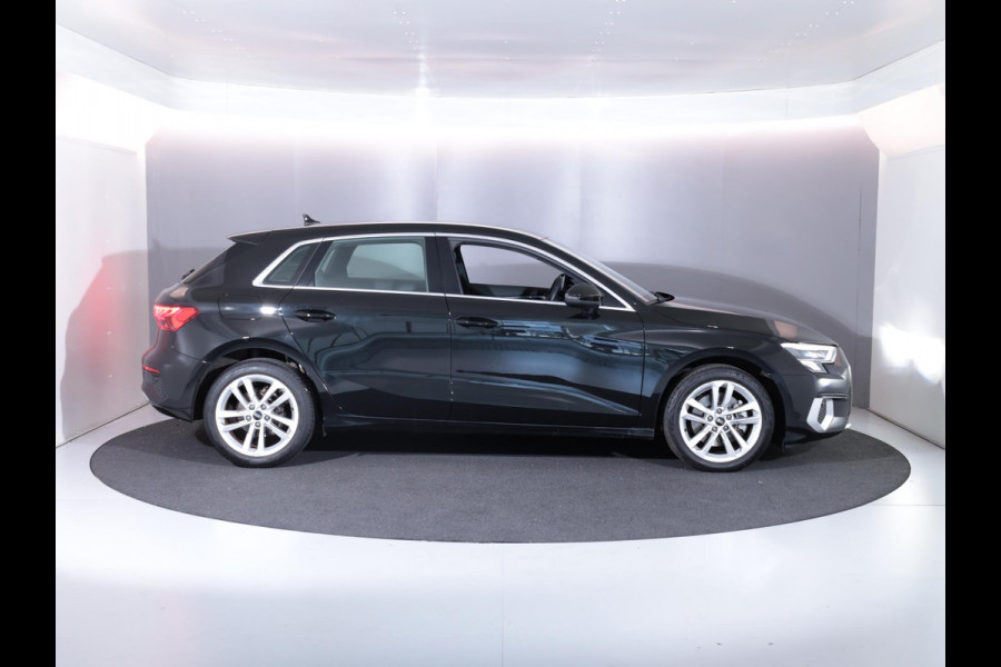 Audi A3 Sportback 30 TFSI Attitude 110 pk S-tronic | Navigatie | Parkeersensoren achter | Autom. airco | Apple Carplay/Android Auto | LED koplampen |