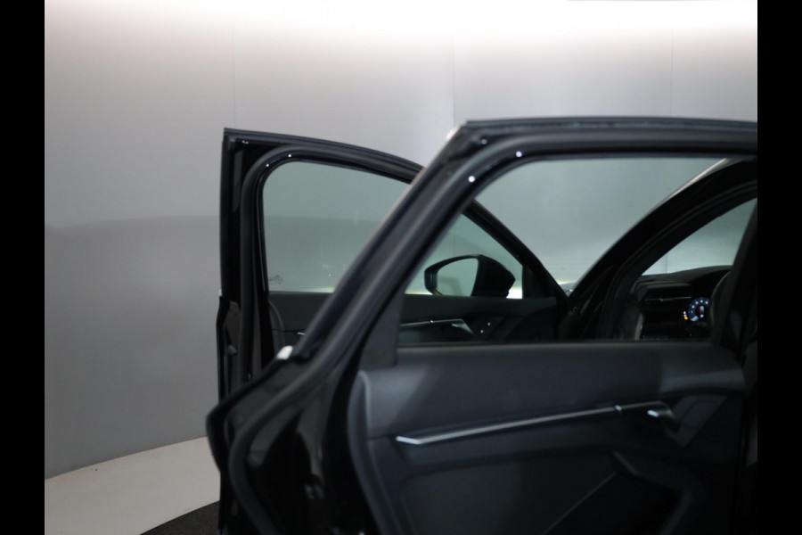 Audi A3 Sportback 30 TFSI Attitude 110 pk S-tronic | Navigatie | Parkeersensoren achter | Autom. airco | Apple Carplay/Android Auto | LED koplampen |