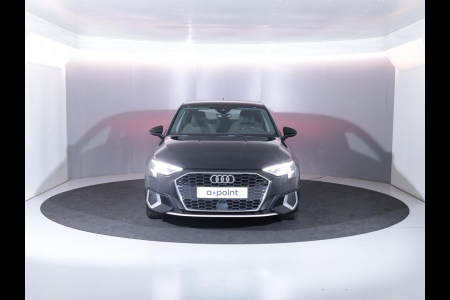Audi A3 Sportback 30 TFSI Attitude 110 pk S-tronic | Navigatie | Parkeersensoren achter | Autom. airco | Apple Carplay/Android Auto | LED koplampen |