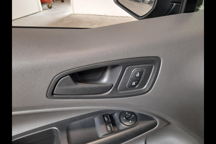 Ford Transit Connect L2 Trend Navigatie Airco  Parkeersensoren  Camera  Bluetooth  Carplay/Android Auto Trekhaak