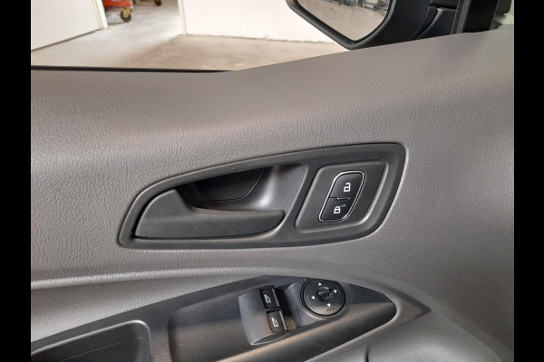 Ford Transit Connect L2 Trend Navigatie Airco  Parkeersensoren  Camera  Bluetooth  Carplay/Android Auto Trekhaak