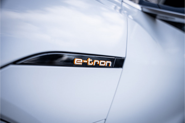 Audi e-tron 55 quattro Advanced Pro Line Plus 95 kWh ** Panodak ** B&O ** 21"