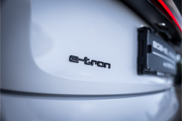 Audi e-tron 55 quattro Advanced Pro Line Plus 95 kWh ** Panodak ** B&O ** 21"