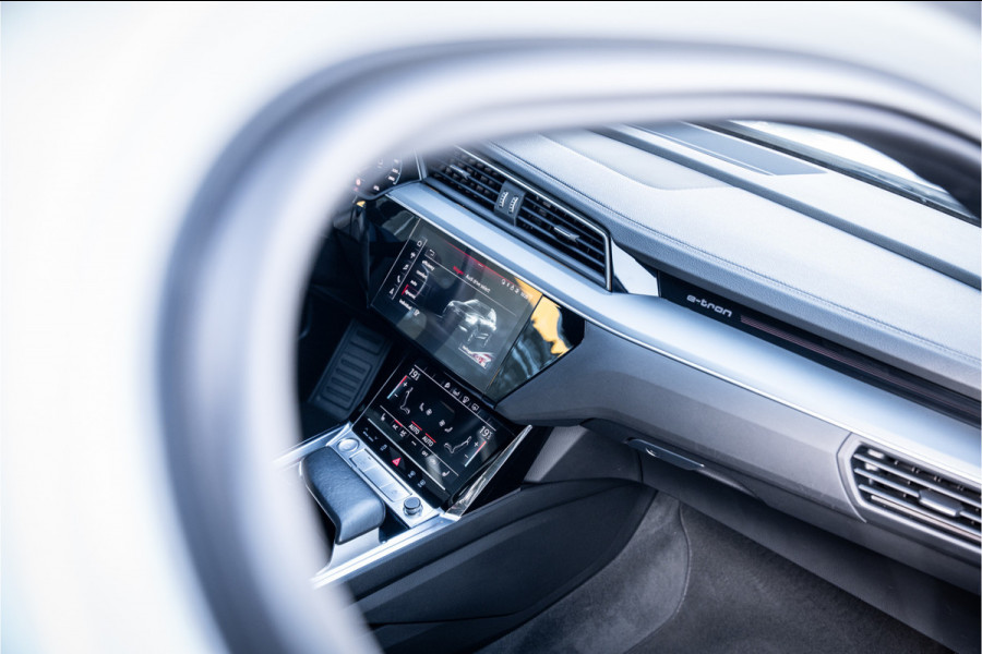 Audi e-tron 55 quattro Advanced Pro Line Plus 95 kWh ** Panodak ** B&O ** 21"