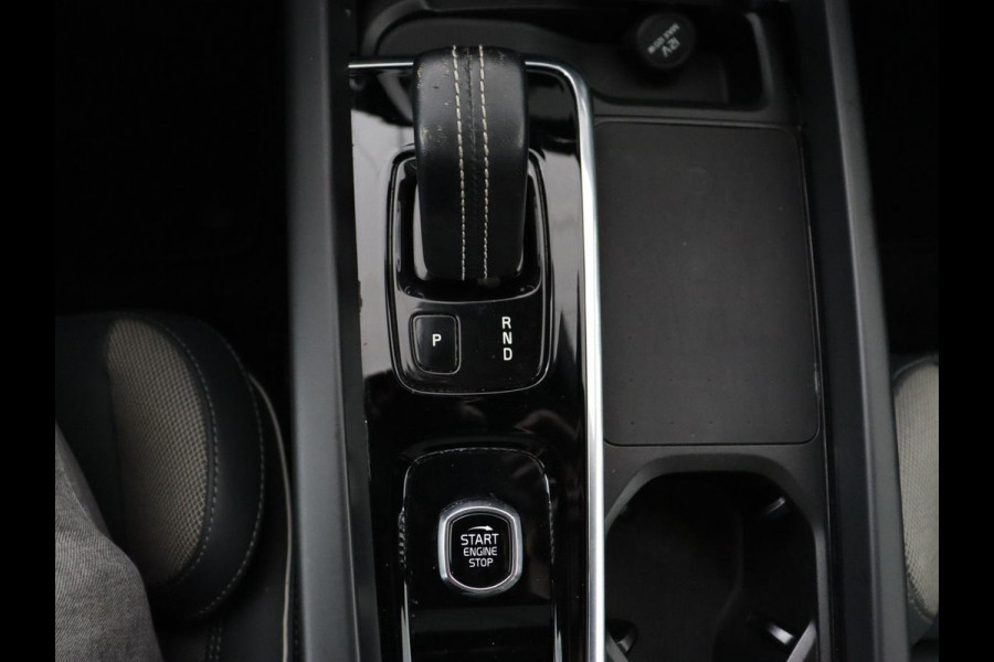 Volvo XC60 2.0 Recharge T8 AWD R-Design | Panoramadak | Trekhaak | Stoel & stuurverwarming | 360 Camera | 21'' | Harman/Kardon | Adaptive cruise | Keyless | Carplay | Memory | PHEV | Plug In