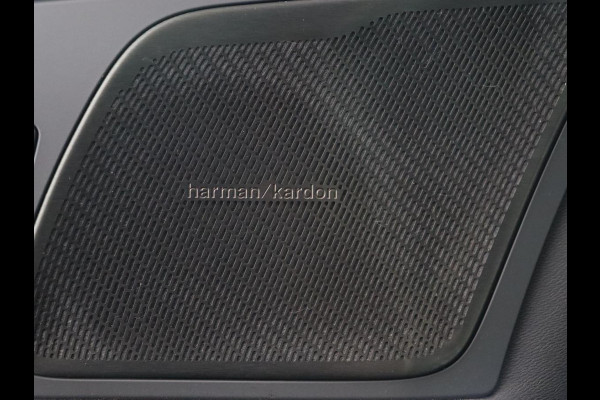 Volvo XC60 2.0 Recharge T8 AWD R-Design | Panoramadak | Trekhaak | Stoel & stuurverwarming | 360 Camera | 21'' | Harman/Kardon | Adaptive cruise | Keyless | Carplay | Memory | PHEV | Plug In