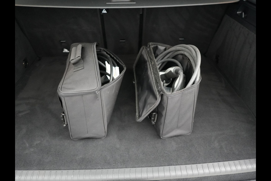 Mercedes-Benz GLC 300e 4MATIC AMG Plug In Hybrid 320pk Dealer O.H PHEV | Alcantara Sportstoelen Verwarmd | Cruise Control | Camera | Apple Carplay | 19"L.M | Navi Full Map | DAB |