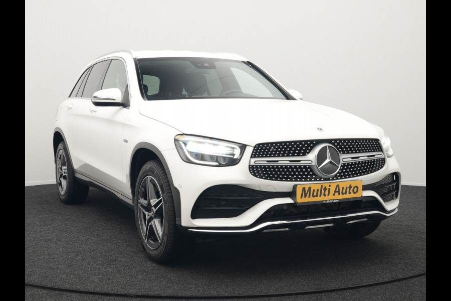 Mercedes-Benz GLC 300e 4MATIC AMG Plug In Hybrid 320pk Dealer O.H PHEV | Alcantara Sportstoelen Verwarmd | Cruise Control | Camera | Apple Carplay | 19"L.M | Navi Full Map | DAB |