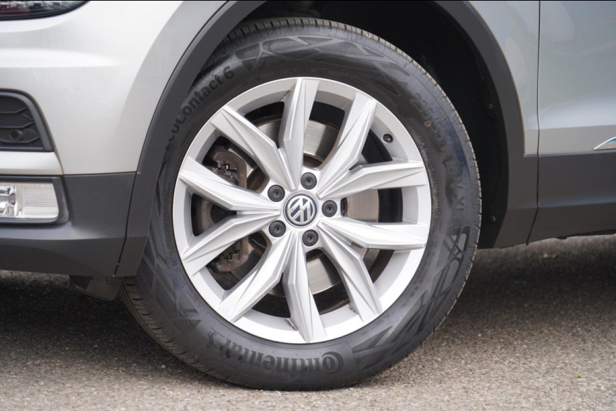 Volkswagen Tiguan 2.0 TSI 4Motion Highline / Virtual cockpit / Led / PDC / 2e Eig. / NL-Auto!