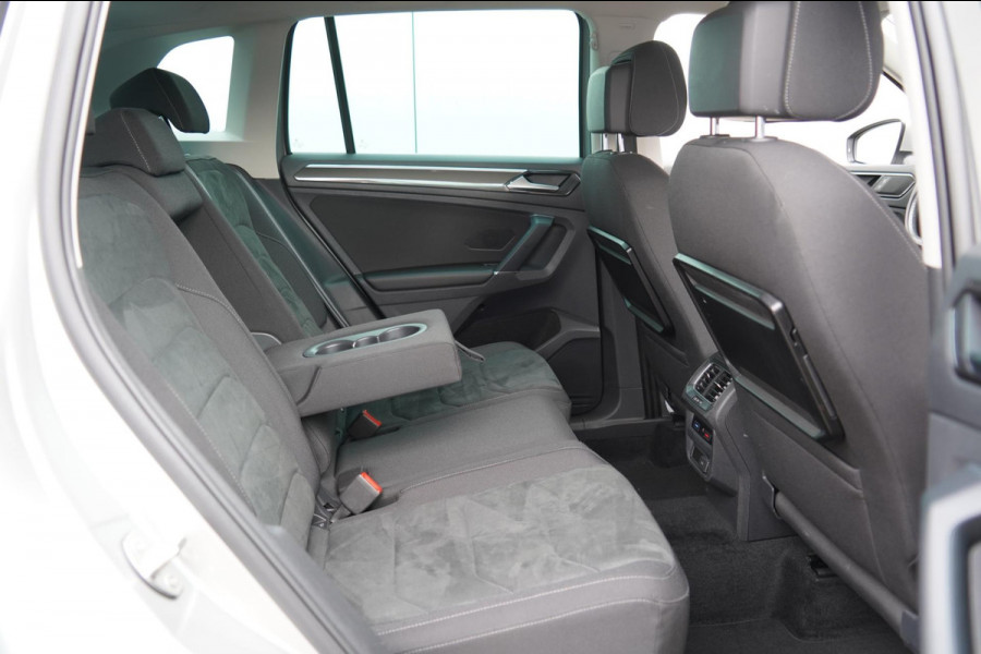 Volkswagen Tiguan 2.0 TSI 4Motion Highline / Virtual cockpit / Led / PDC / 2e Eig. / NL-Auto!