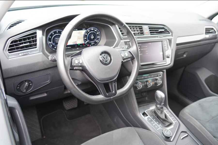 Volkswagen Tiguan 2.0 TSI 4Motion Highline / Virtual cockpit / Led / PDC / 2e Eig. / NL-Auto!