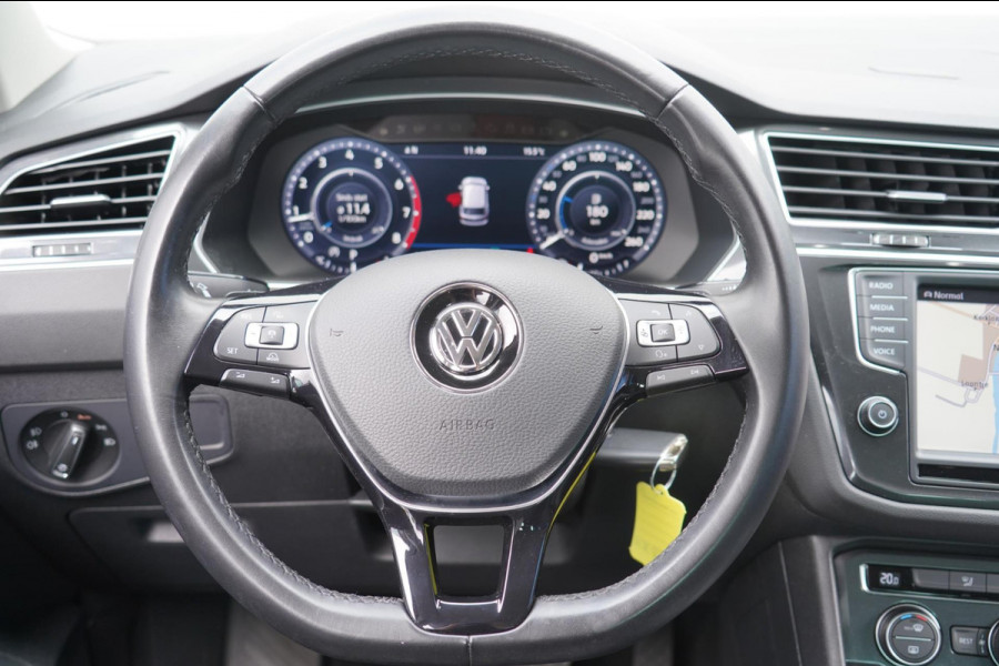 Volkswagen Tiguan 2.0 TSI 4Motion Highline / Virtual cockpit / Led / PDC / 2e Eig. / NL-Auto!