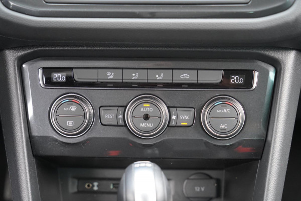 Volkswagen Tiguan 2.0 TSI 4Motion Highline / Virtual cockpit / Led / PDC / 2e Eig. / NL-Auto!