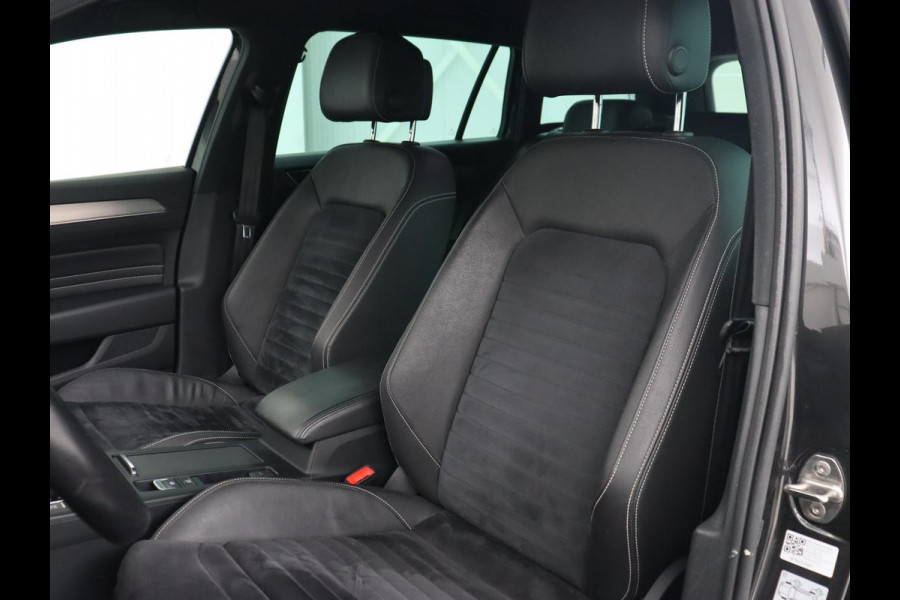 Volkswagen Passat 1.5 TSI R Line | Stoelverwarming | Trekhaak | Camera | Adaptive cruise | Leder/Alcantara | Carplay | Virtual Cockpit | Keyless | Matrix LED | Navigatie