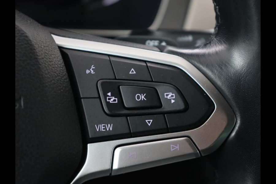 Volkswagen Passat 1.5 TSI R Line | Stoelverwarming | Trekhaak | Camera | Adaptive cruise | Leder/Alcantara | Carplay | Virtual Cockpit | Keyless | Matrix LED | Navigatie