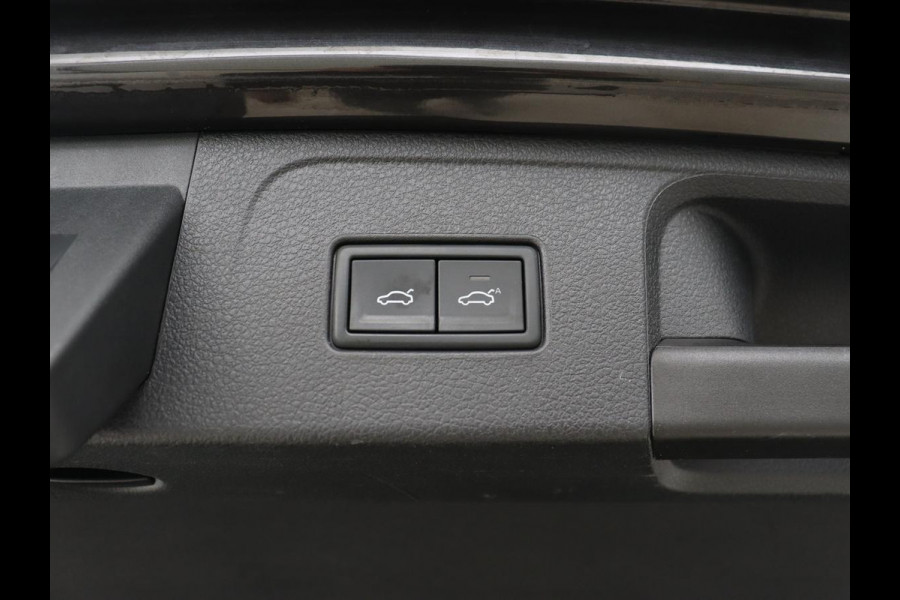 Volkswagen Passat 1.5 TSI R Line | Stoelverwarming | Trekhaak | Camera | Adaptive cruise | Leder/Alcantara | Carplay | Virtual Cockpit | Keyless | Matrix LED | Navigatie