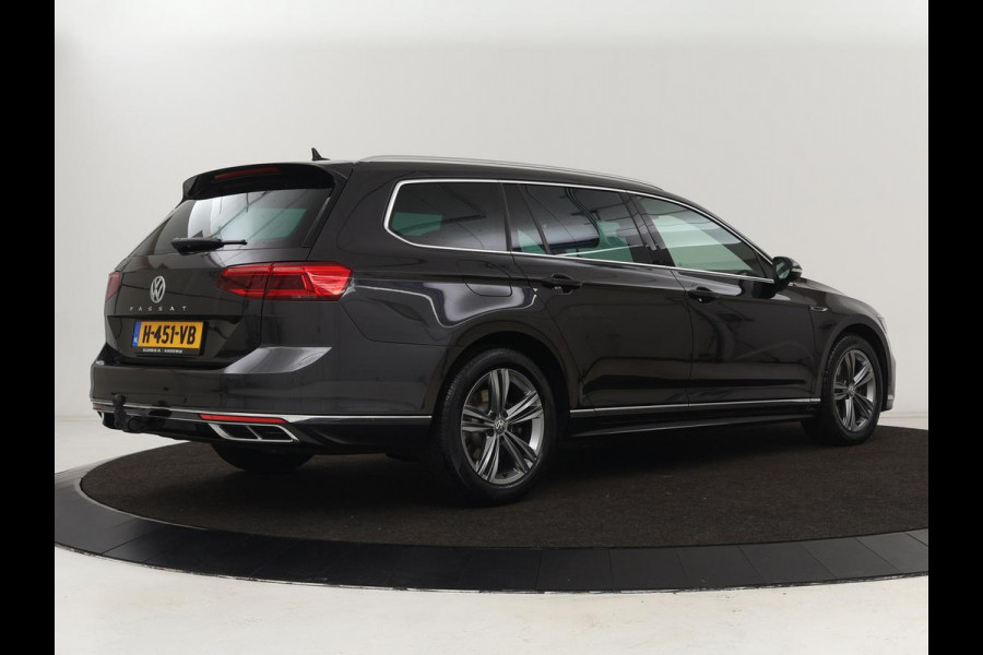 Volkswagen Passat 1.5 TSI R Line | Stoelverwarming | Trekhaak | Camera | Adaptive cruise | Leder/Alcantara | Carplay | Virtual Cockpit | Keyless | Matrix LED | Navigatie