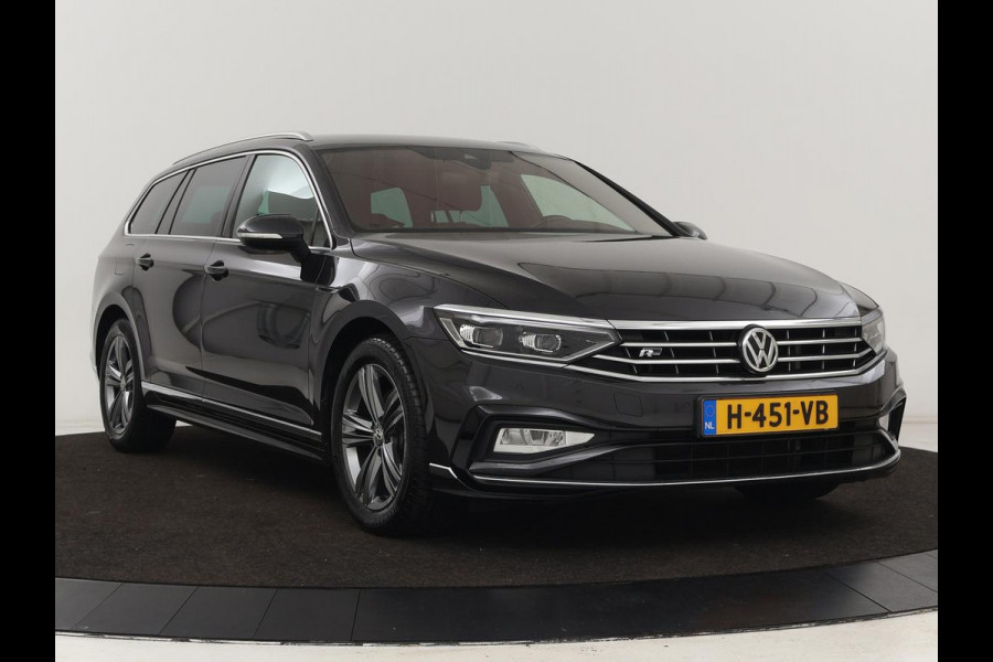 Volkswagen Passat 1.5 TSI R Line | Stoelverwarming | Trekhaak | Camera | Adaptive cruise | Leder/Alcantara | Carplay | Virtual Cockpit | Keyless | Matrix LED | Navigatie