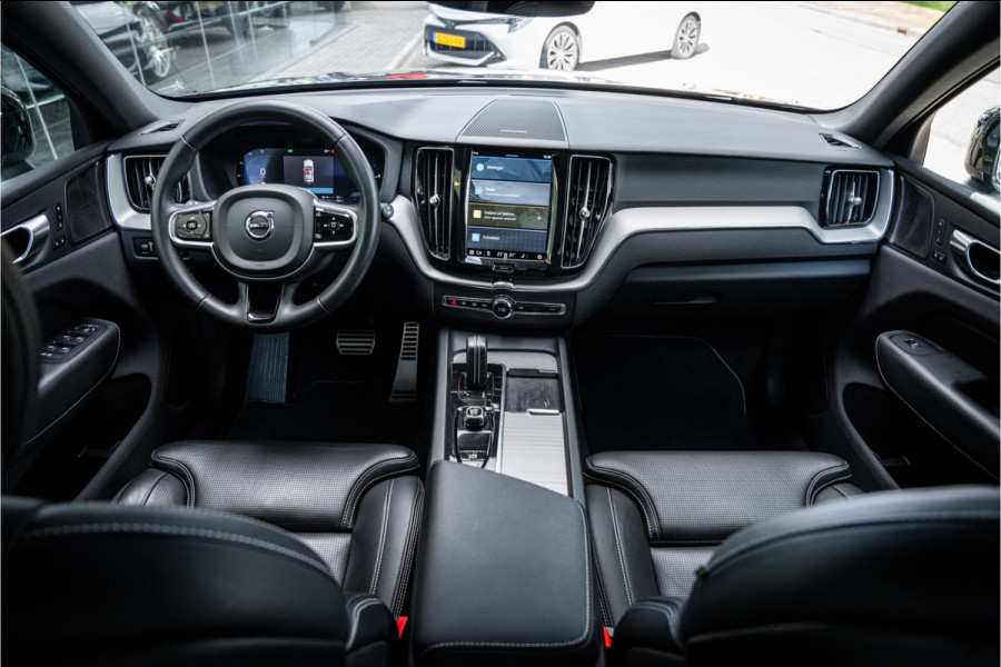 Volvo XC60 2.0 T8 Plug-in hybrid AWD R-Design ** Panodak ** Ventilatie ** Harman/Kardon