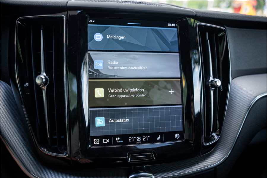 Volvo XC60 2.0 T8 Plug-in hybrid AWD R-Design ** Panodak ** Ventilatie ** Harman/Kardon
