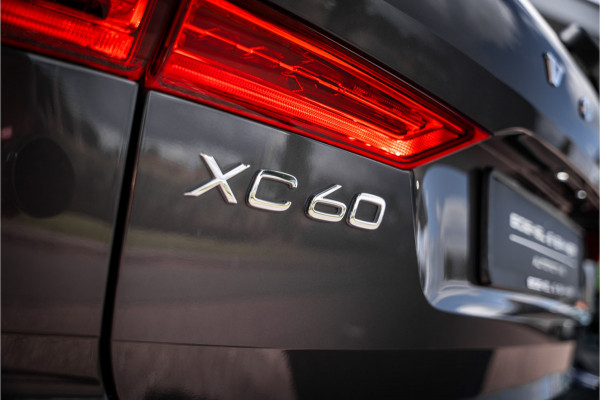 Volvo XC60 2.0 T8 Plug-in hybrid AWD R-Design ** Panodak ** Ventilatie ** Harman/Kardon