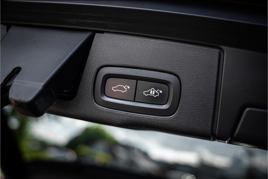 Volvo XC60 2.0 T8 Plug-in hybrid AWD R-Design ** Panodak ** Ventilatie ** Harman/Kardon