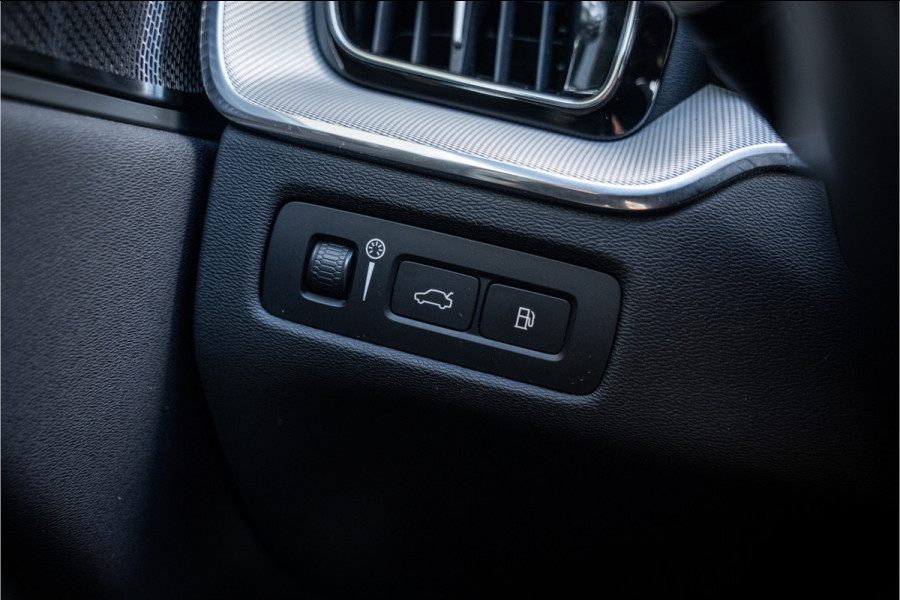 Volvo XC60 2.0 T8 Plug-in hybrid AWD R-Design ** Panodak ** Ventilatie ** Harman/Kardon